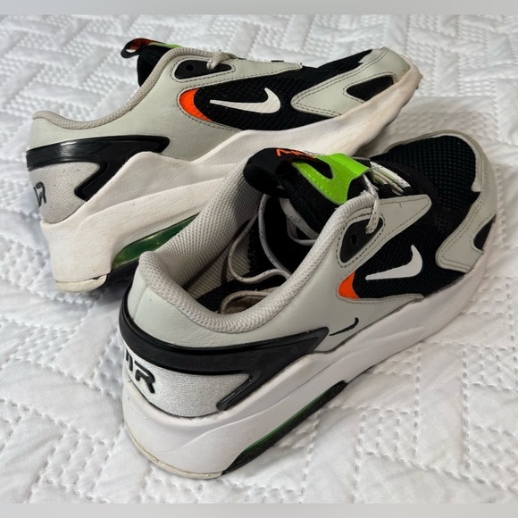 Nike Air Max Bolt Running Shoes Sneakers Youth Size 5Y CW1626-002 Unisex 2022 - Picture 9 of 10